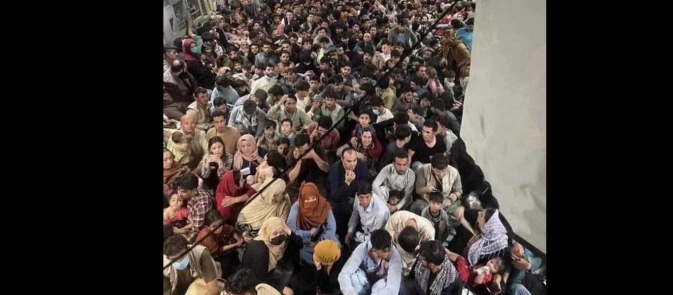 Χιλιάδες Αφγανοί «στοιβαγμένοι» σε στρατιωτικό αεροσκάφος των ΗΠΑ κατευθύνονται Ευρώπη - Αμερικανοί πυροβόλησαν πολίτες